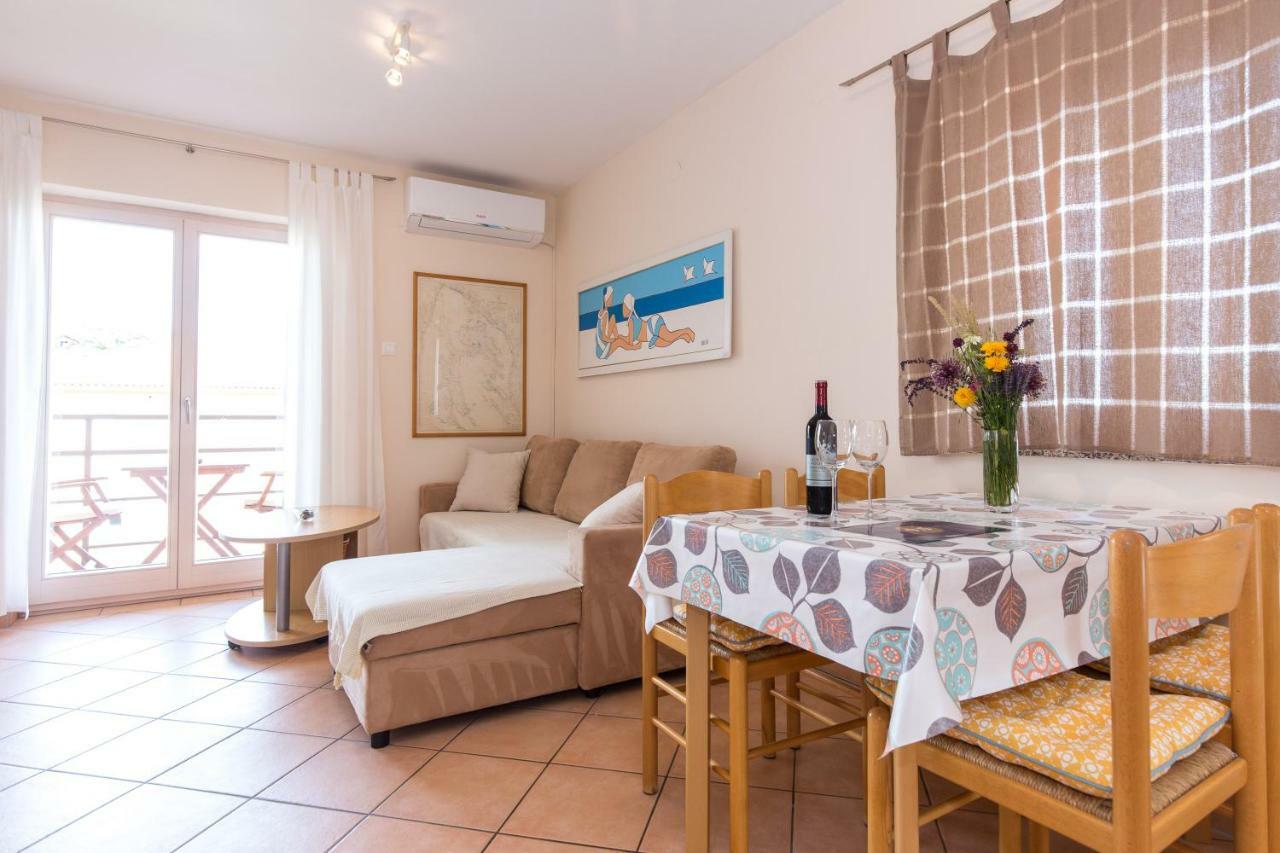 Apartments Marta Krk Town Exterior photo