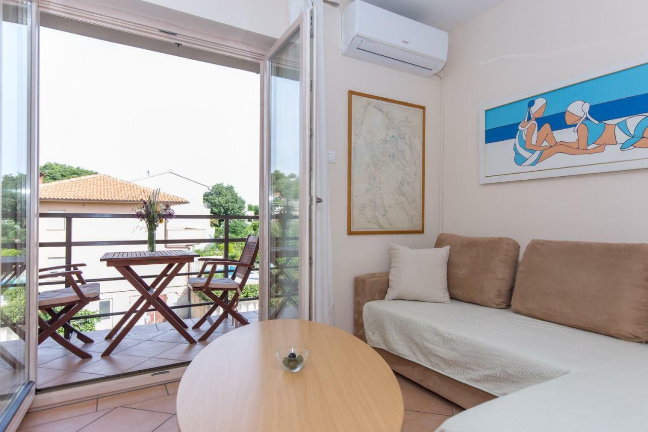 Apartments Marta Krk Town Exterior photo